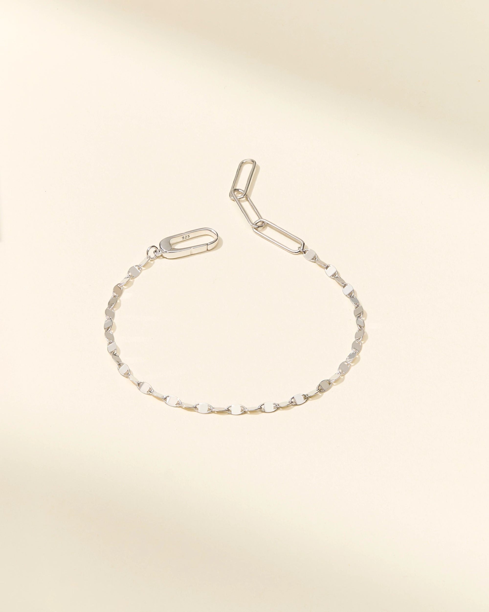 Silver confetti bracelet with Claspe closure – fashion-forward bracelet clasp alternative that’s easy to put on and ideal for sensitive skin